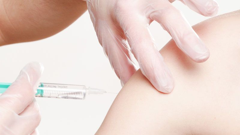 aplikacja szczepionki – ilustracja poglądowa